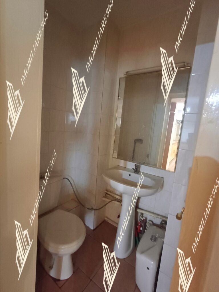 Apartament cu 3 camere Ultracentral (V-uri).