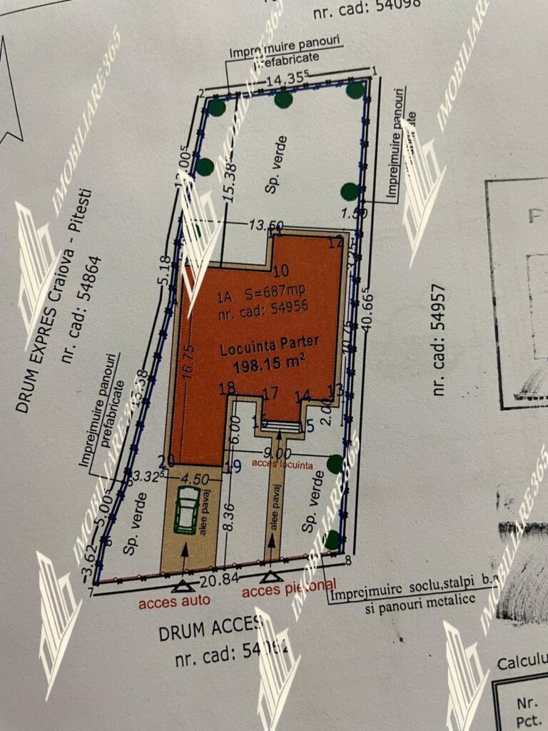 Teren in suprafata de 680 mp situat in Slatioara str. Mihai Viteazu nr 1 cu casa pe parter in zona rezidentiala